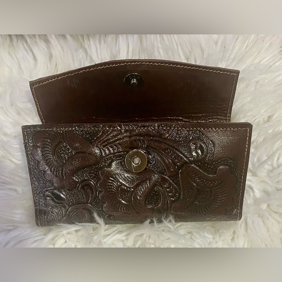 BRAND NEW WITH TAGS Tooled Genuine Leather Western Wallet - Picture 3 of 5